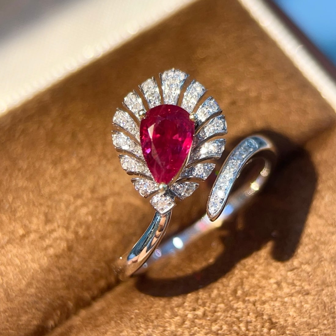 14k Gold 0.98 Ctw Natural Ruby & Diamond Ring - 3