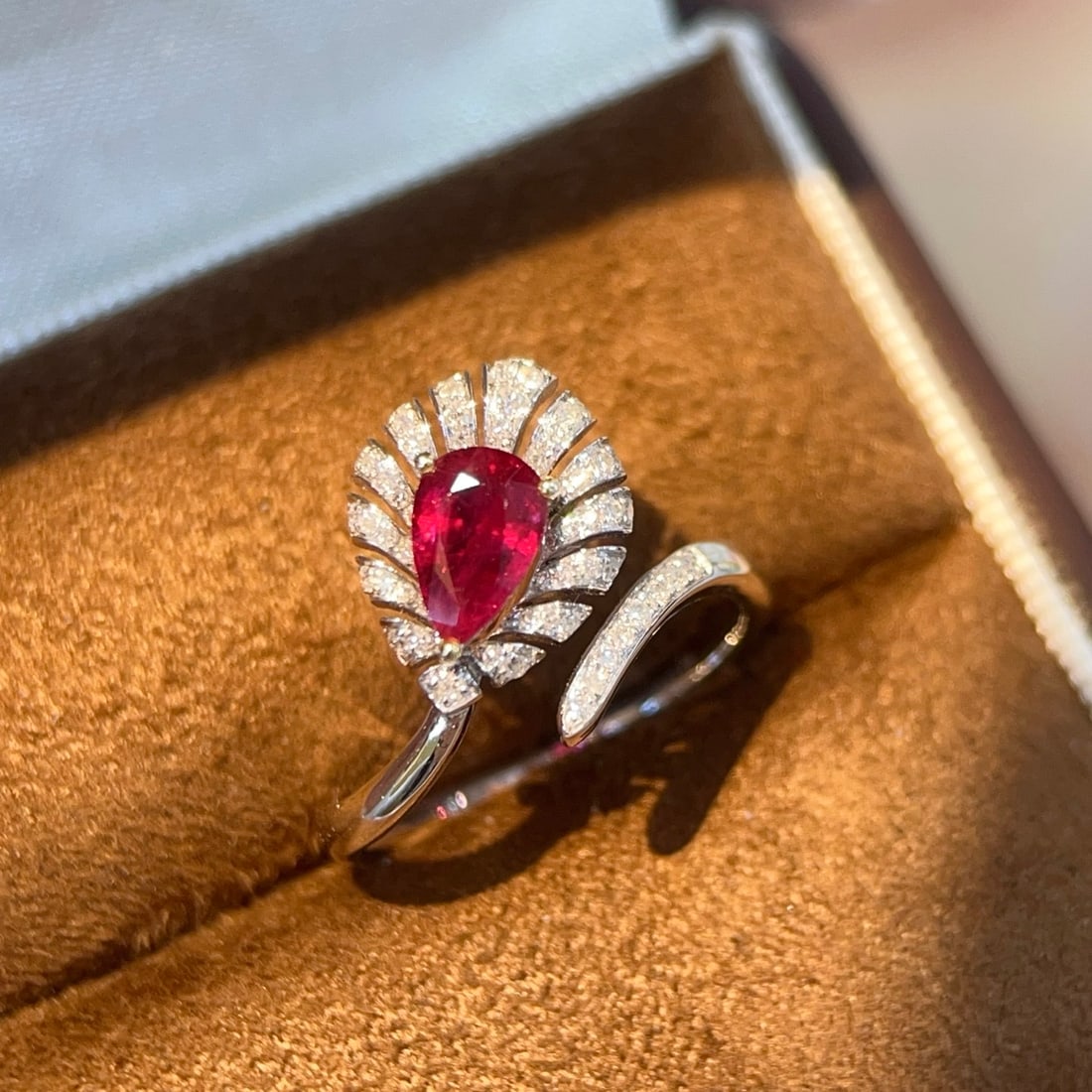 14k Gold 0.98 Ctw Natural Ruby & Diamond Ring - 6