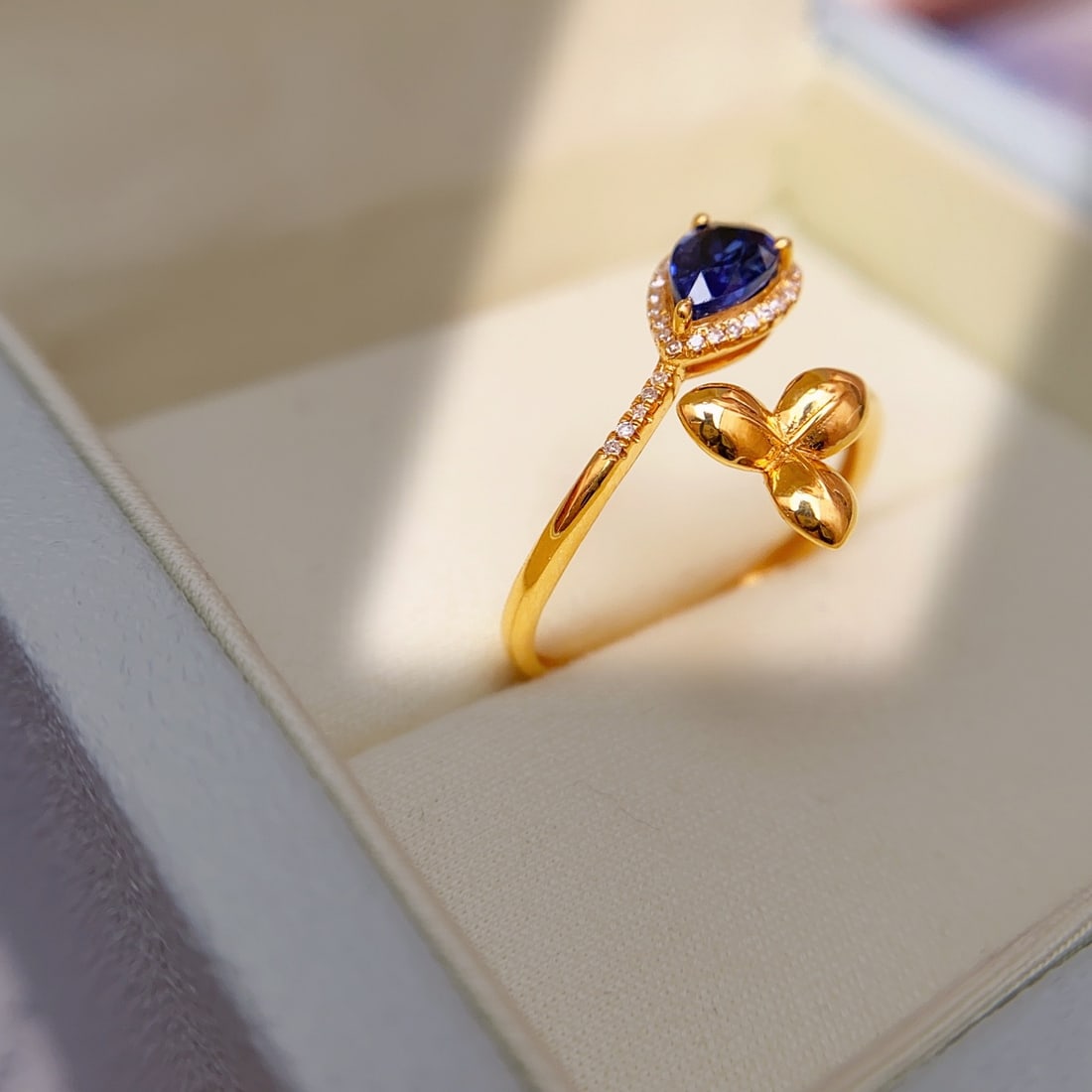 14k Gold 0.63 Ct Natural Sapphire & Diamond Ring - 3