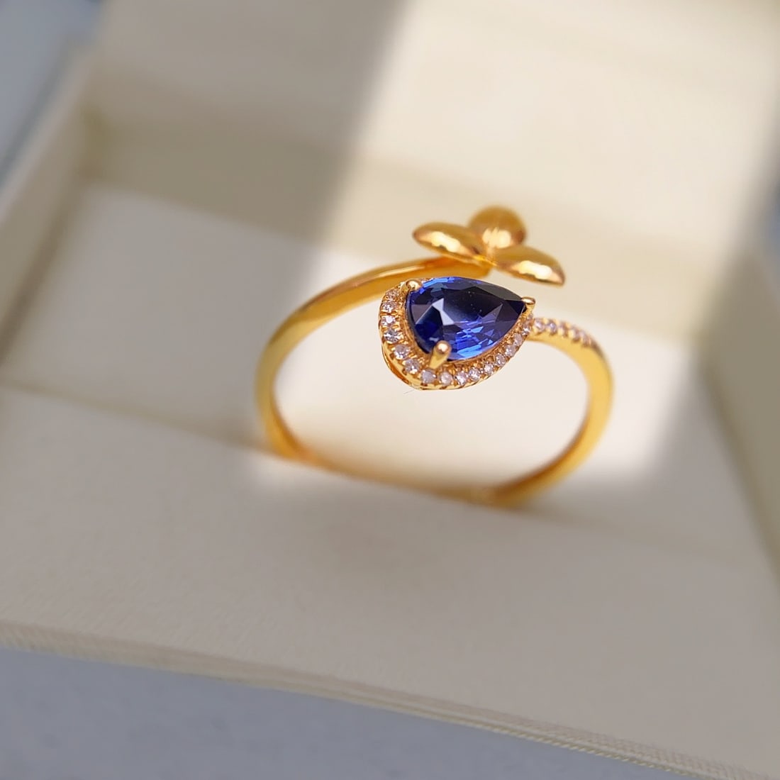 14k Gold 0.63 Ct Natural Sapphire & Diamond Ring - 4