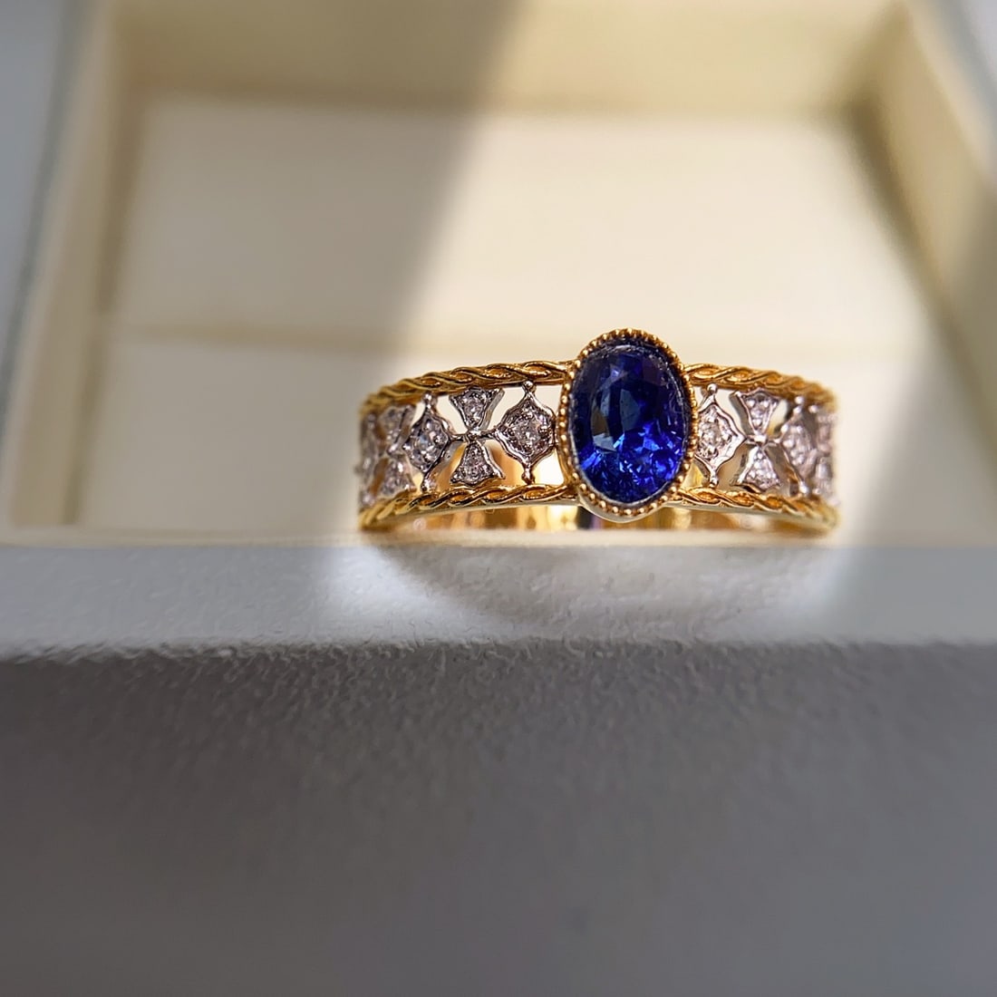 14k Gold 0.80 Ct Natural Sapphire & Diamond Ring - 4