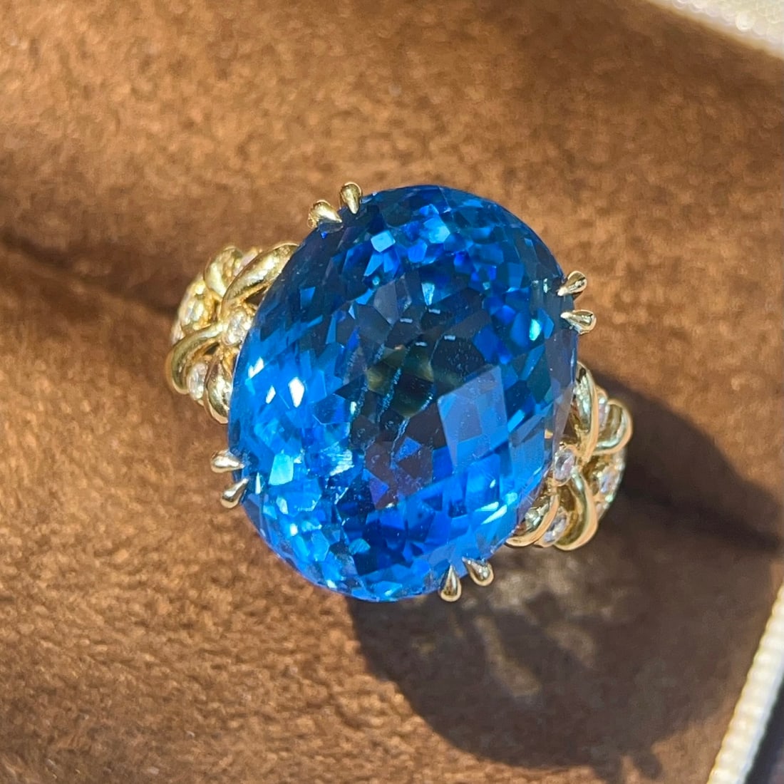 14k Gold 20.38 Ctw Natural Topaz & Diamond Ring - 3