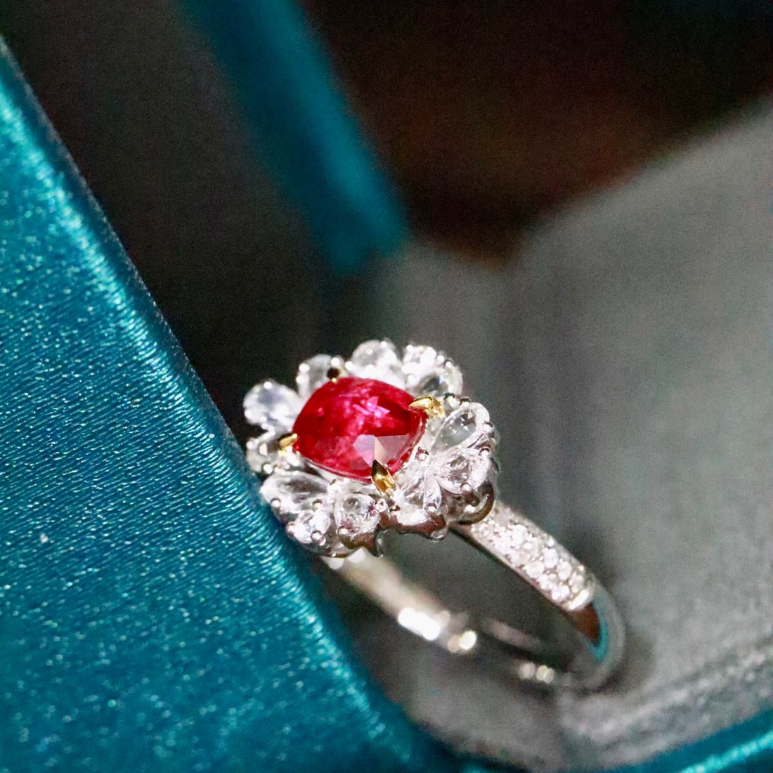 14k Gold 1.13 Ctw Natural Ruby & Diamond Ring - 4