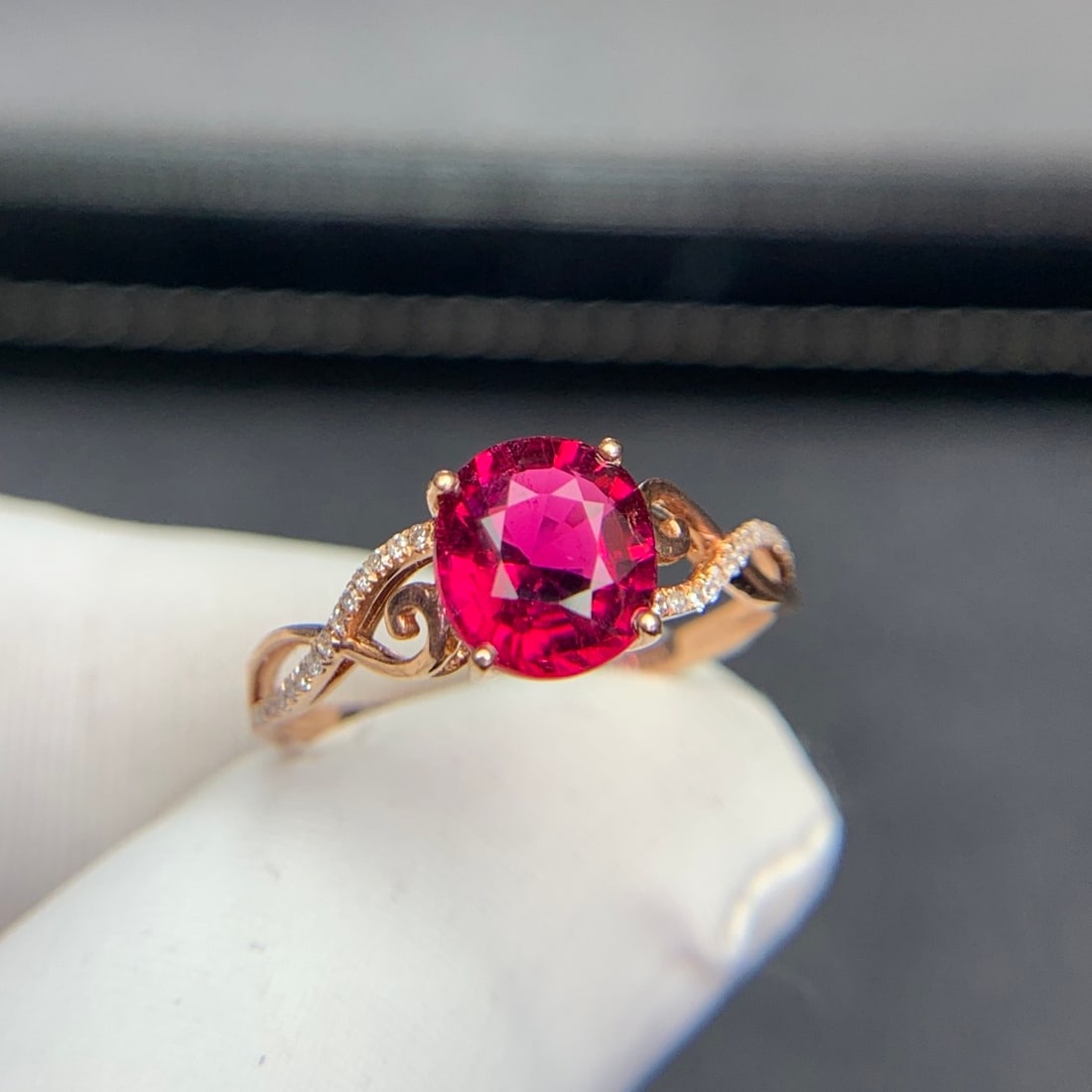 14k Gold 1.5 Ct Natural Tourmaline & Diamond Ring - 6