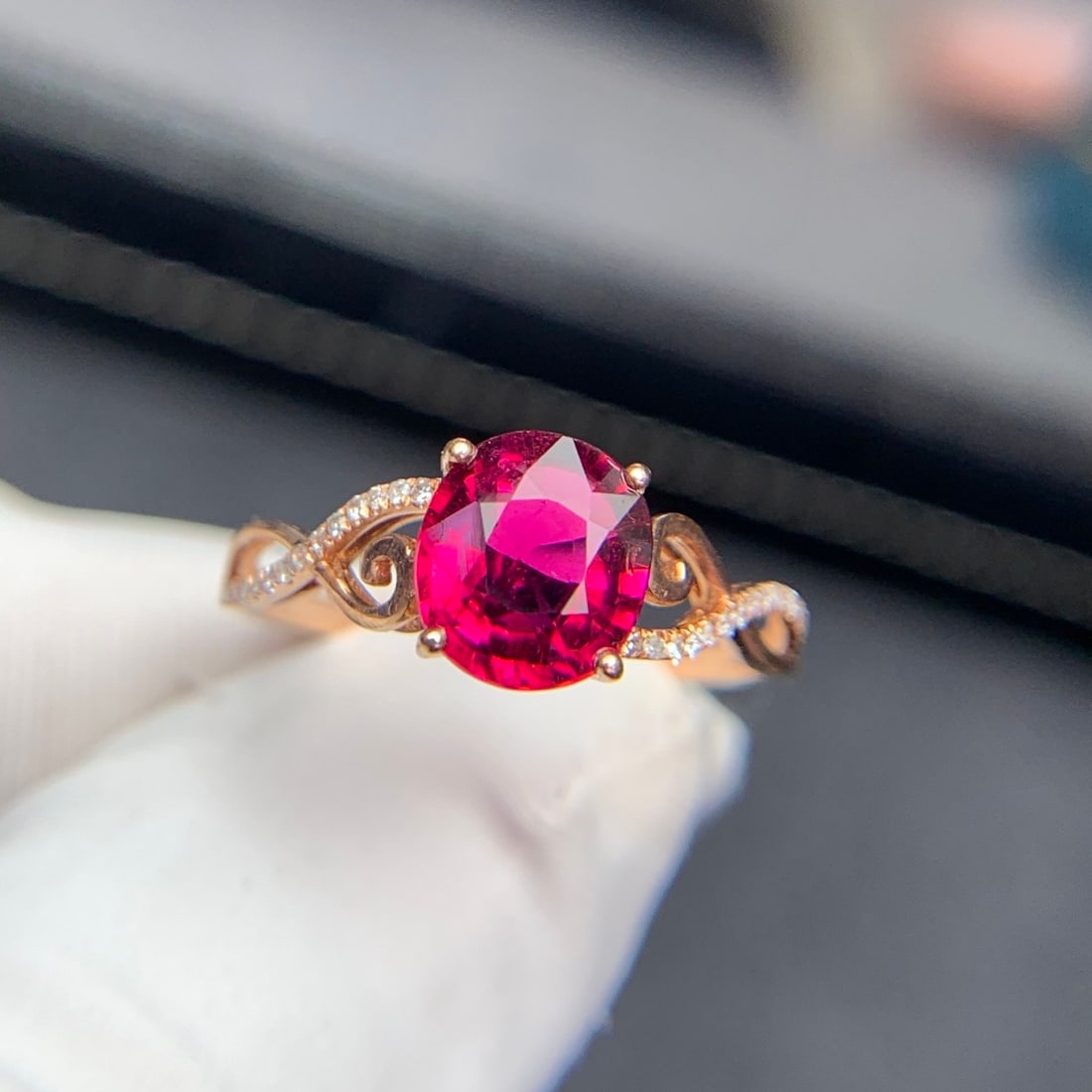 14k Gold 1.5 Ct Natural Tourmaline & Diamond Ring - 7