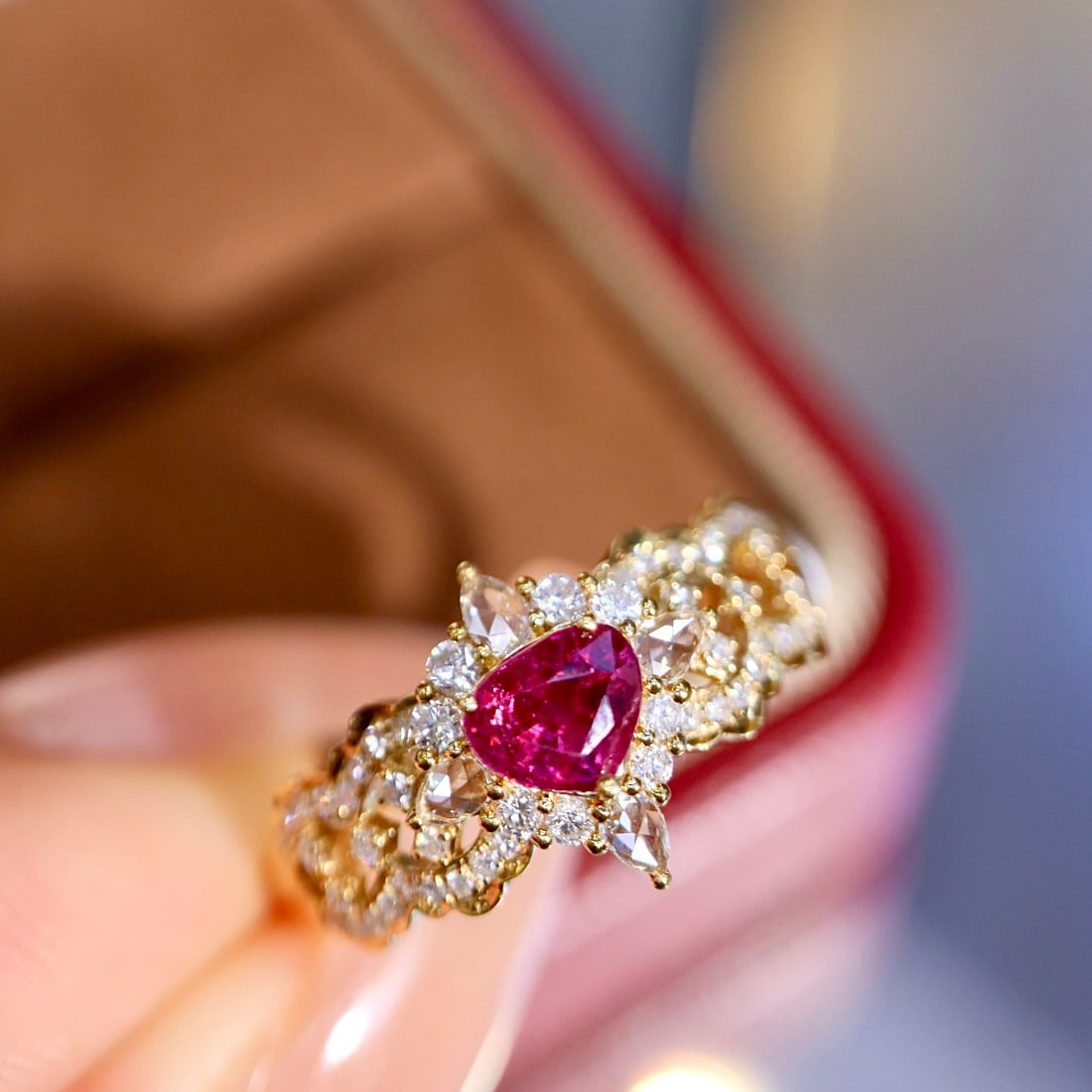 14k Gold 0.87 Ctw Natural Ruby & Diamond Ring - 3