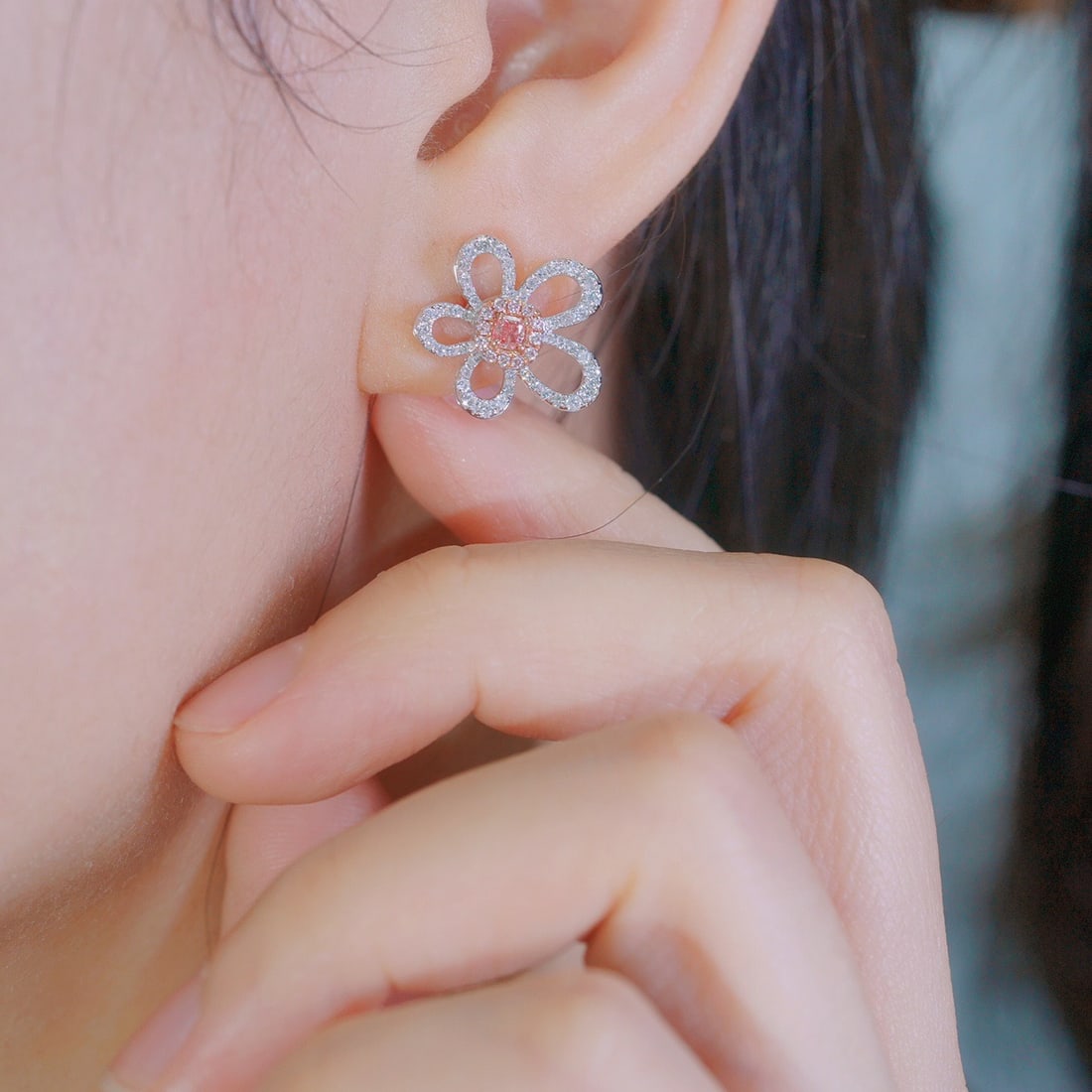 14k Gold 0.8 Ct Natural Color Diamond Earrings - 6