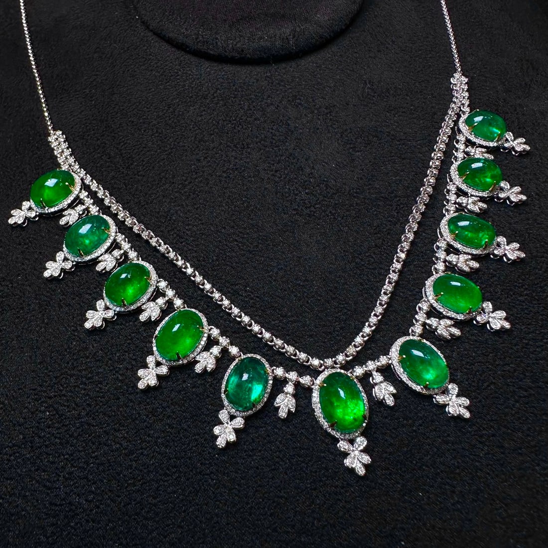 14k Gold 21.75 Ct Natural Emerald & Diamond Necklace - 2