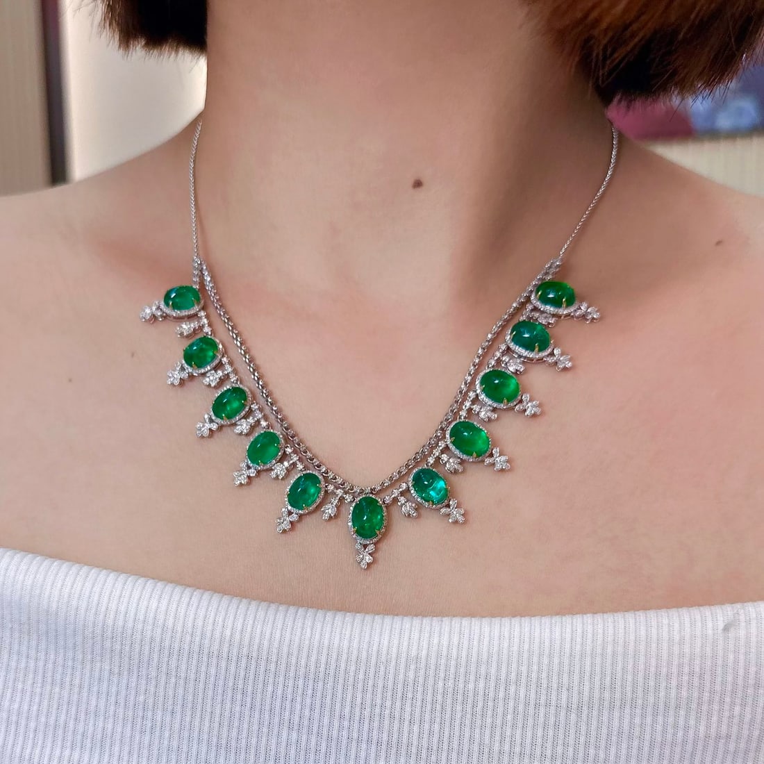 14k Gold 21.75 Ct Natural Emerald & Diamond Necklace - 4