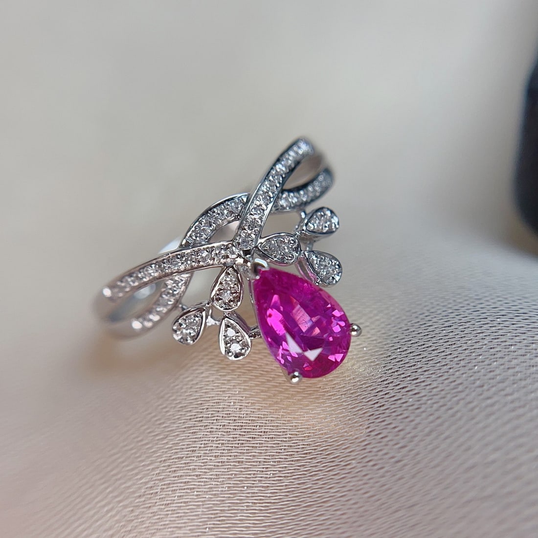 14k Gold 1.15 Ct Natural Ruby & Diamond Ring - 4