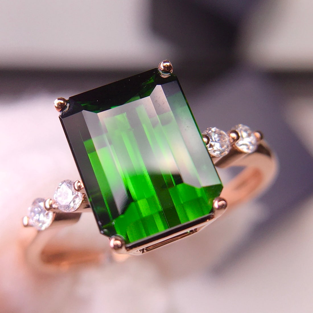 14k Gold 3.02 Ct Natural Tourmaline & Diamond Ring: Ref:231140363 // gold content:14k gold // ring size:7. 25us // // main gemstone:tourmaline // shape:octagonal // carat weight:3. 02ct // color:green // treatment:natural // // adjacent gemstone 2 : di