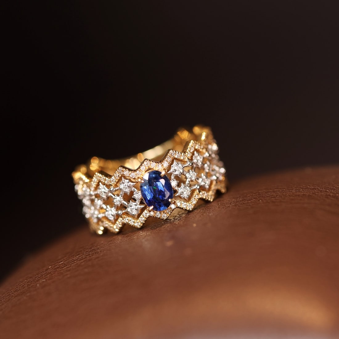 14k Gold 1.05 Ctw Natural Sapphire & Diamond Ring: Ref:231140364 // gold content:14k gold // ring size:7. 25us // // main gemstone:sapphire // shape:oval // carat weight:0. 55ct // color:blue // treatment:natural // // adjacent gemstone 2 :