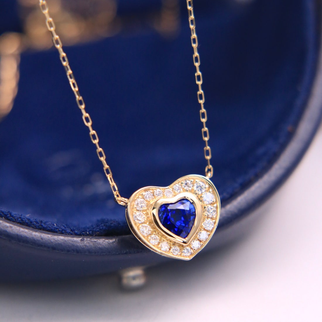 14k Gold 0.66 Ctw Natural Sapphire & Diamond Necklace - 2