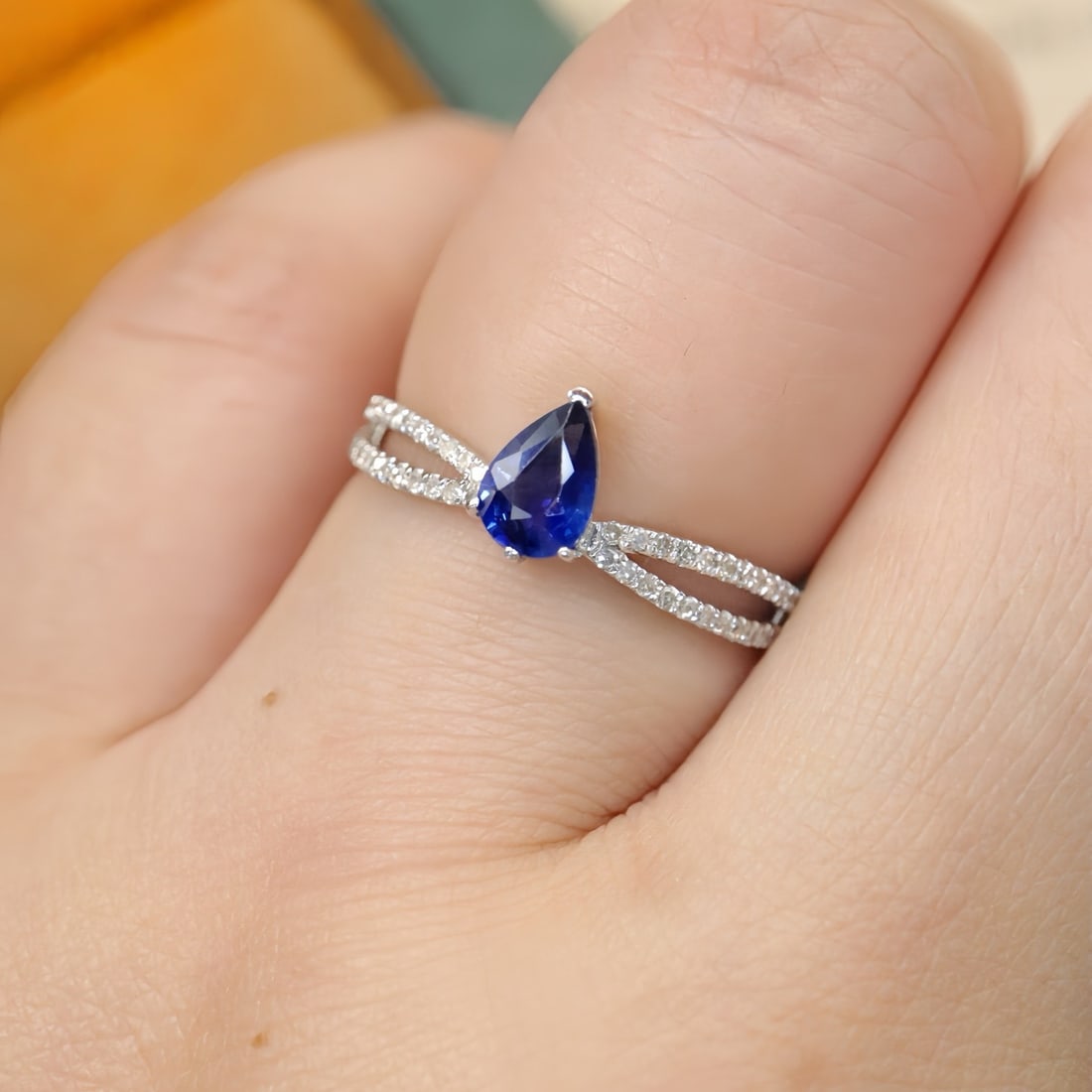 14k Gold 0.75 Ctw Natural Sapphire & Diamond Ring - 6