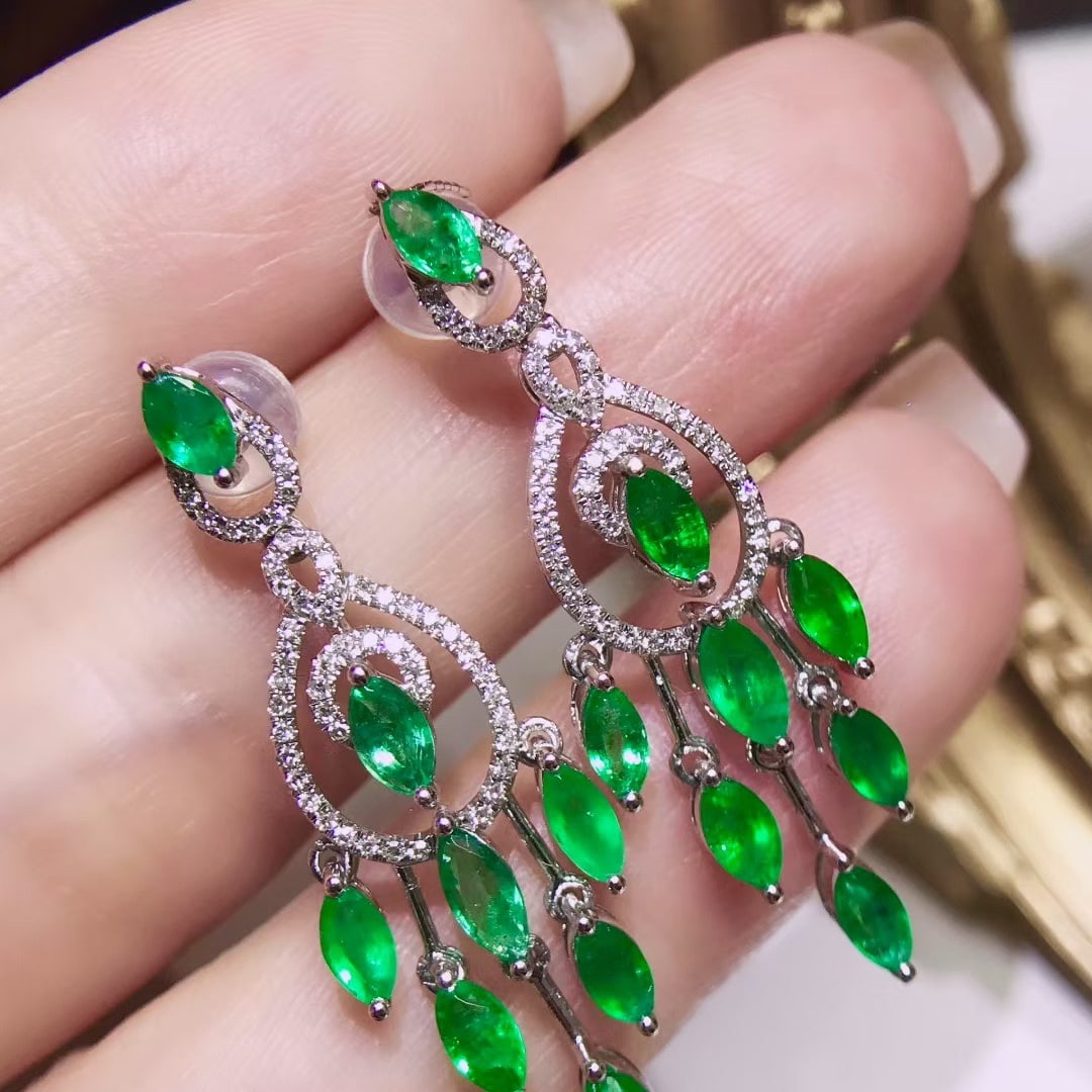 14k Gold 3.12 Ctw Natural Emerald & Diamond Earrings: Ref:231140398 // gold content:14k gold // main gemstone:emerald // shape:marquise // carat weight:2. 7ct // color:green // treatment:natural // // adjacent gemstone 2 : diamond // shape:round //
