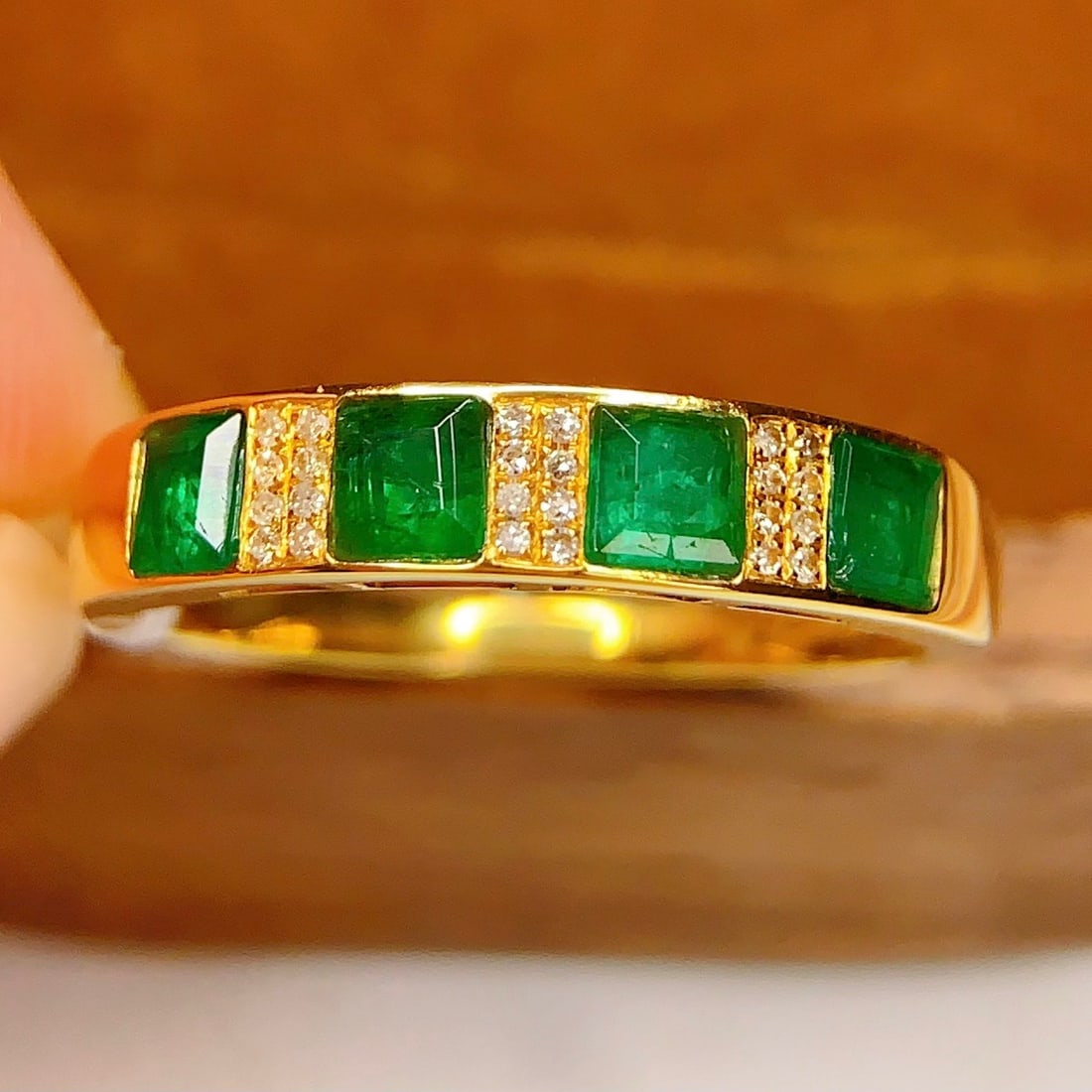 14k Gold 1.2 Ct Natural Emerald & Diamond Ring - 2