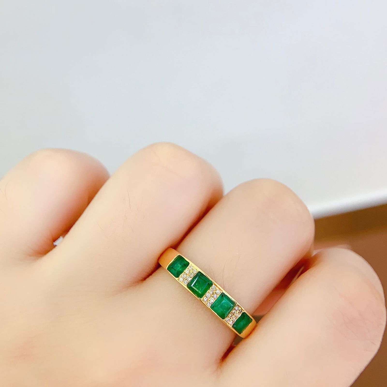 14k Gold 1.2 Ct Natural Emerald & Diamond Ring - 6