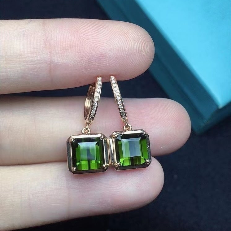 14k Gold 4.12 Ct Natural Tourmaline & Diamond Earrings: Ref:231140409 // gold content:14k gold // main gemstone:tourmaline // shape:octagonal // carat weight:4. 12ct // color:green // treatment:natural // // adjacent gemstone 2 : diamond // number of