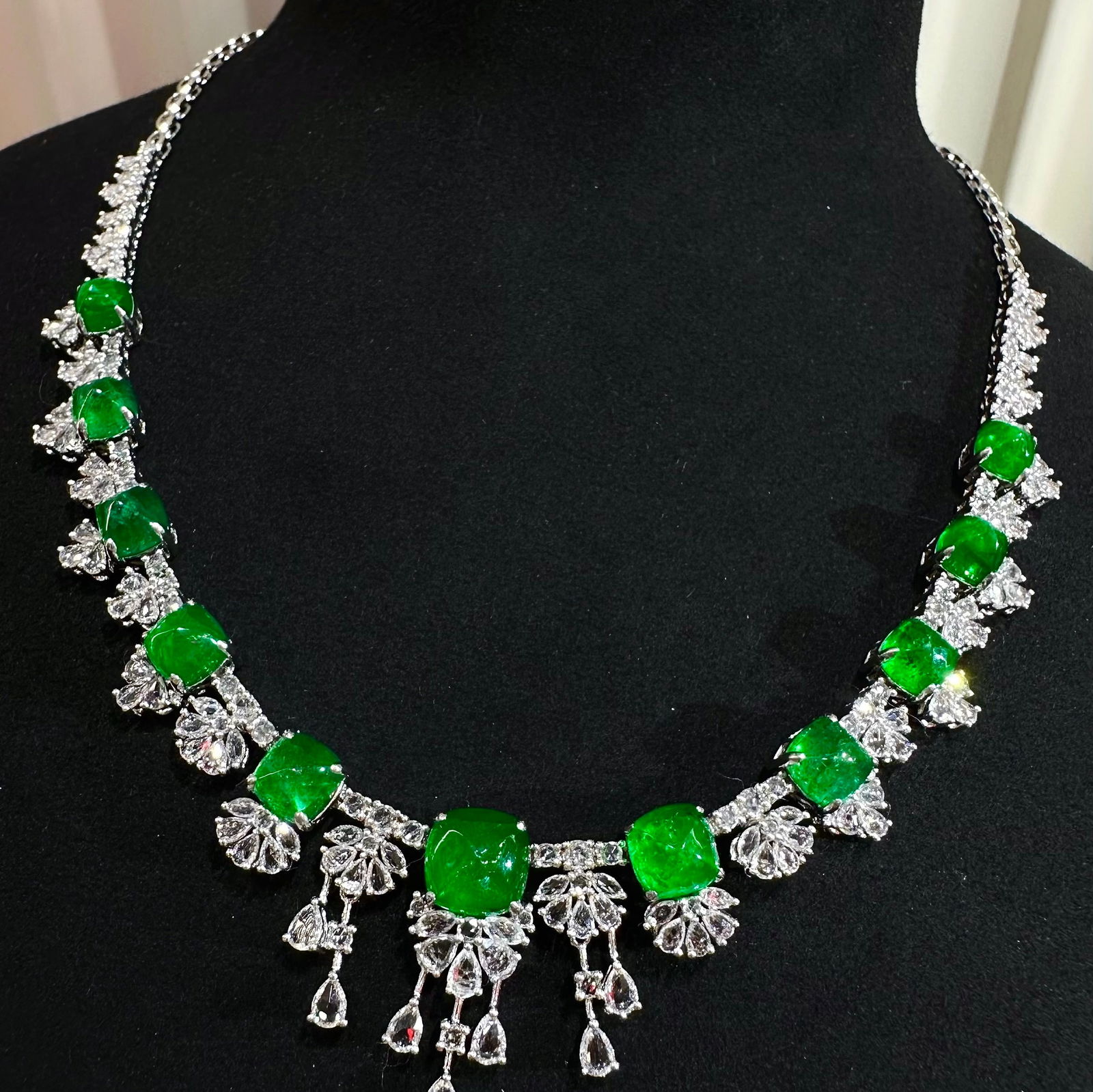 14k Gold 14.5 Ct Natural Emerald & Sapphire Necklace - 3