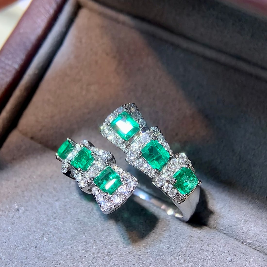 14k Gold 1.82 Ctw Natural Emerald & Diamond Ring - 6