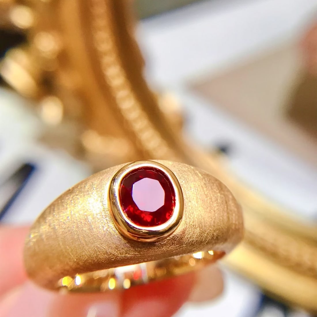 14k Gold 1.02 Ct Vivid Red Natural Ruby Ring: Ref:231140417 // gold content:14k gold // ring size:7. 25us // // main gemstone:ruby // shape:oval // carat weight:1. 02ct // color:vivid red // treatment:natural // Condition: New Low Estimate: 1100
