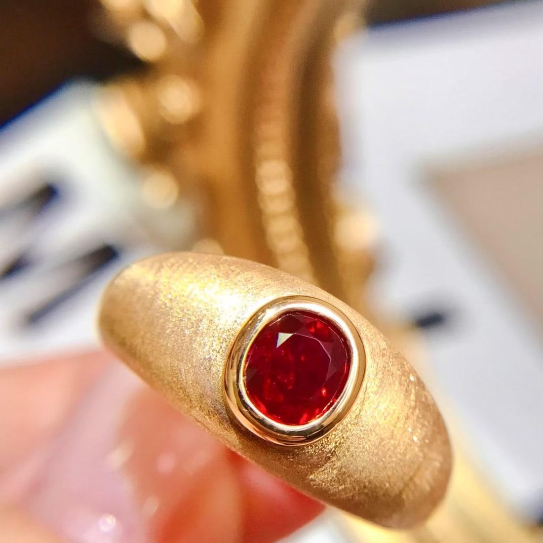 14k Gold 1.02 Ct Vivid Red Natural Ruby Ring - 2