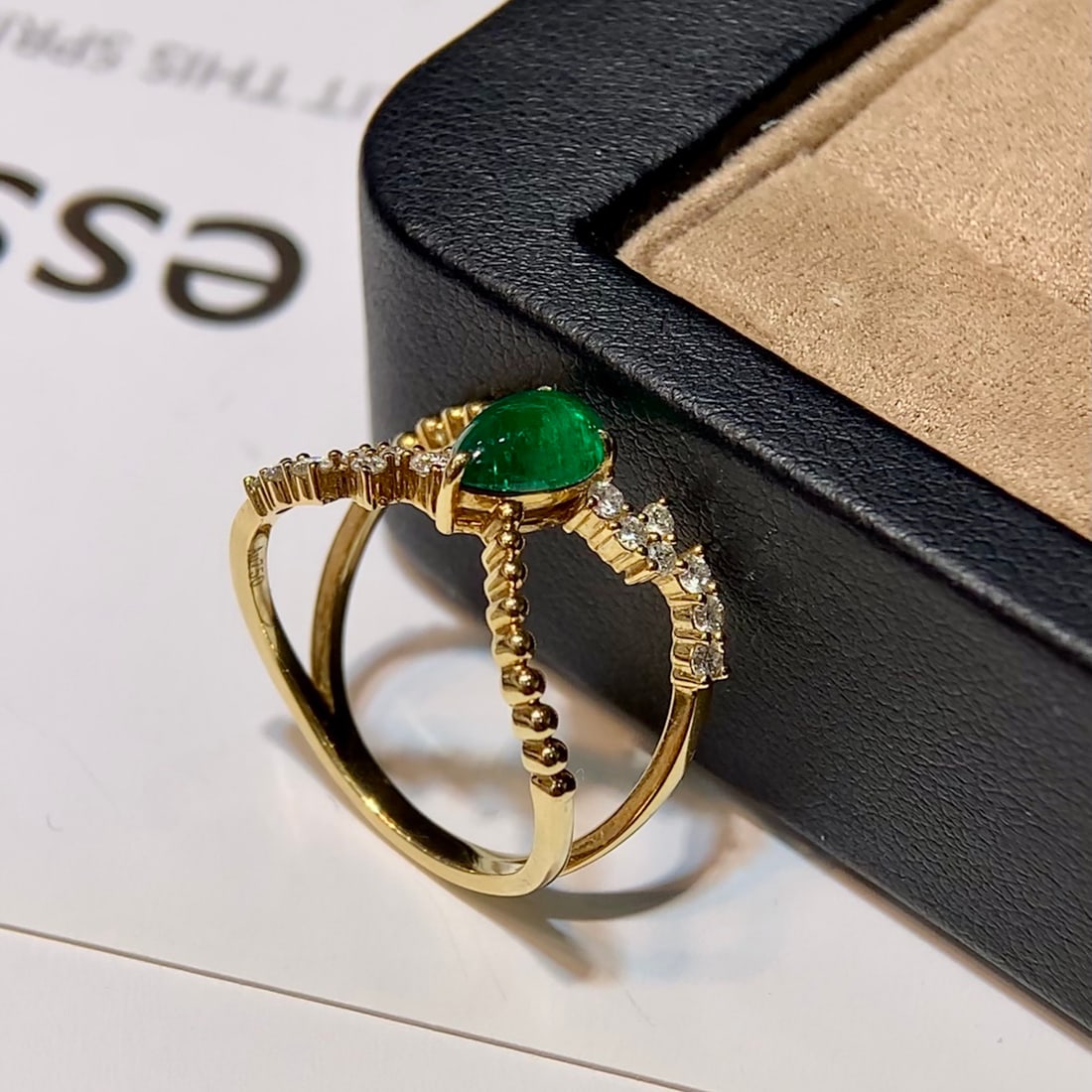 14k Gold 0.97 Ctw Vivid Green Natural Emerald & Diamond Ring - 4