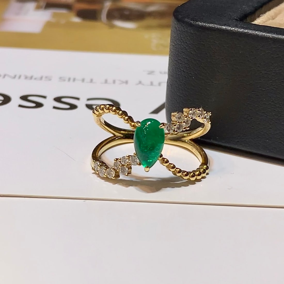 14k Gold 0.97 Ctw Vivid Green Natural Emerald & Diamond Ring - 5