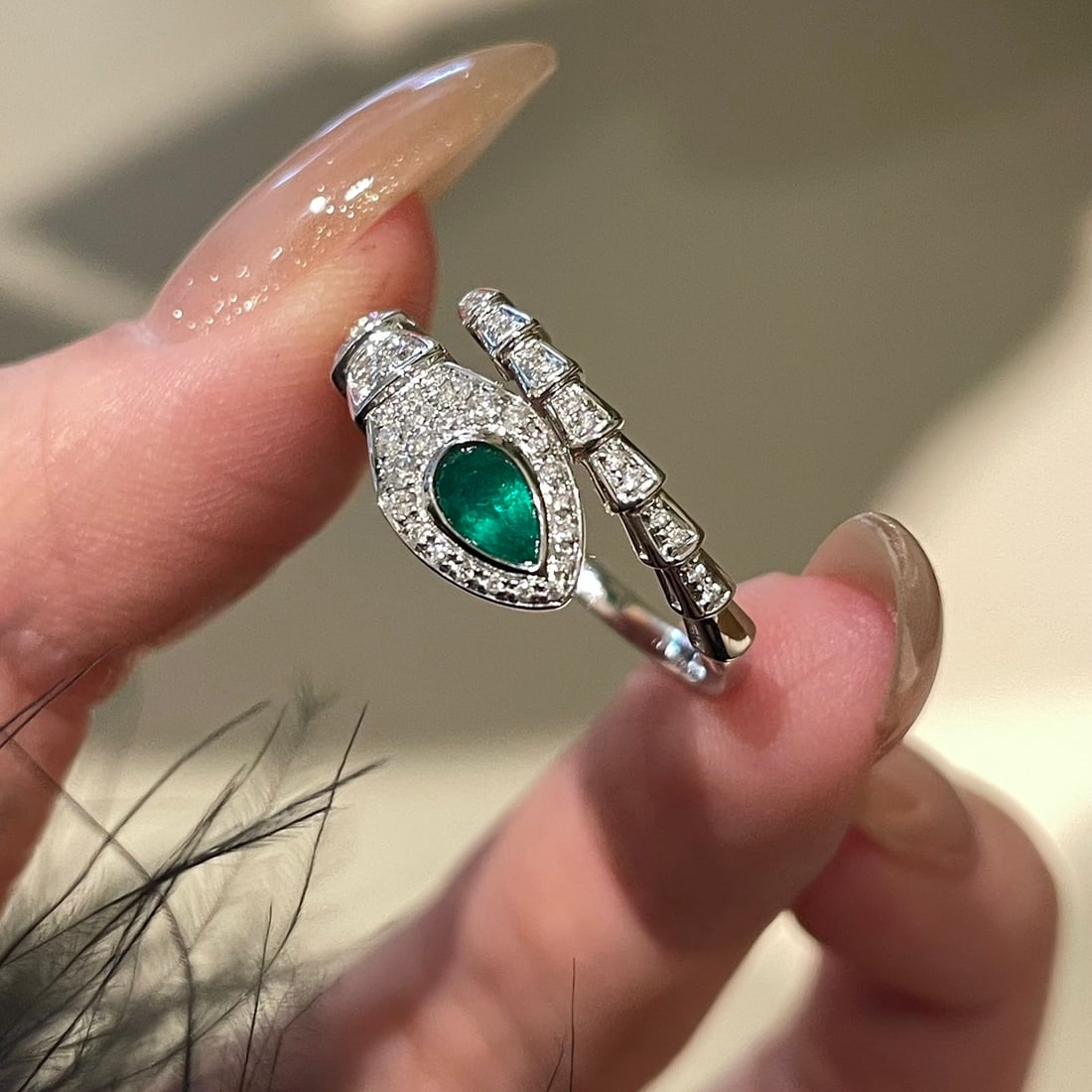 14k Gold 0.2 Ct Natural Emerald & Diamond Ring: Ref:231140440 // gold content:14k gold // ring size:7. 25us // // main gemstone:emerald // shape:pear // carat weight:0. 2ct // color:green // treatment:natural // // adjacent gemstone 2 : diamond