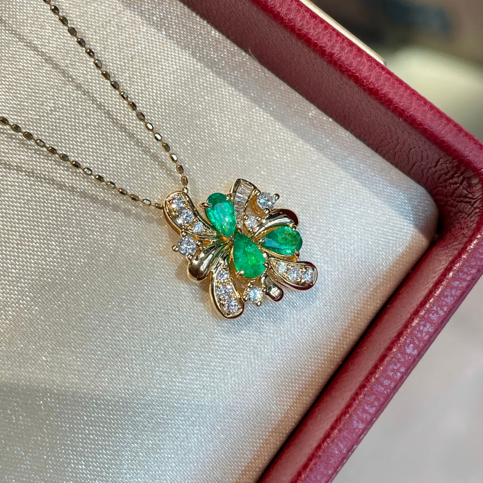 14k Gold 0.65 Ct Natural Emerald & Diamond Pendant( Without Chain ) - 2