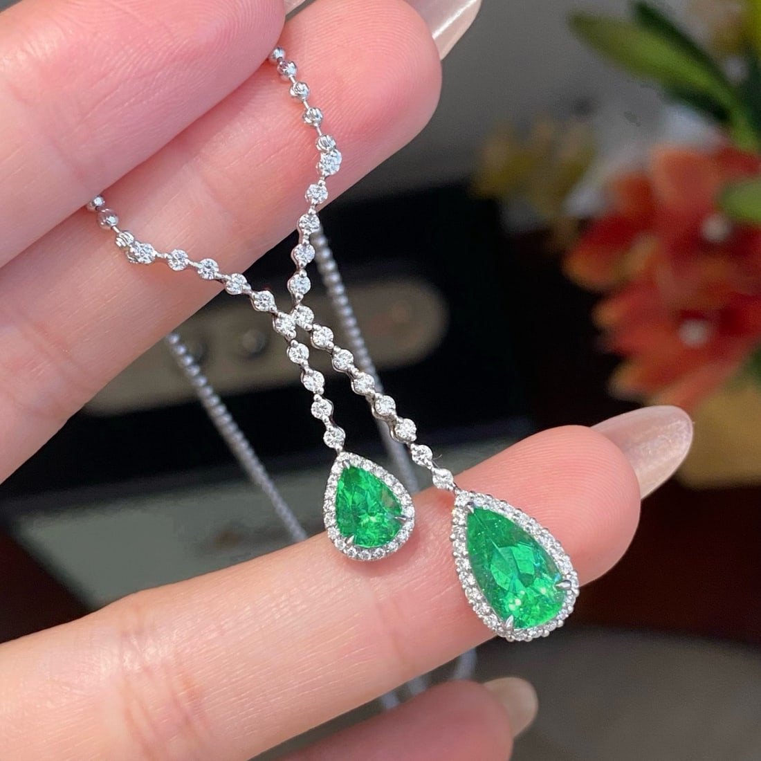 14k Gold 3.09 Ctw Natural Emerald & Diamond Necklace - 4