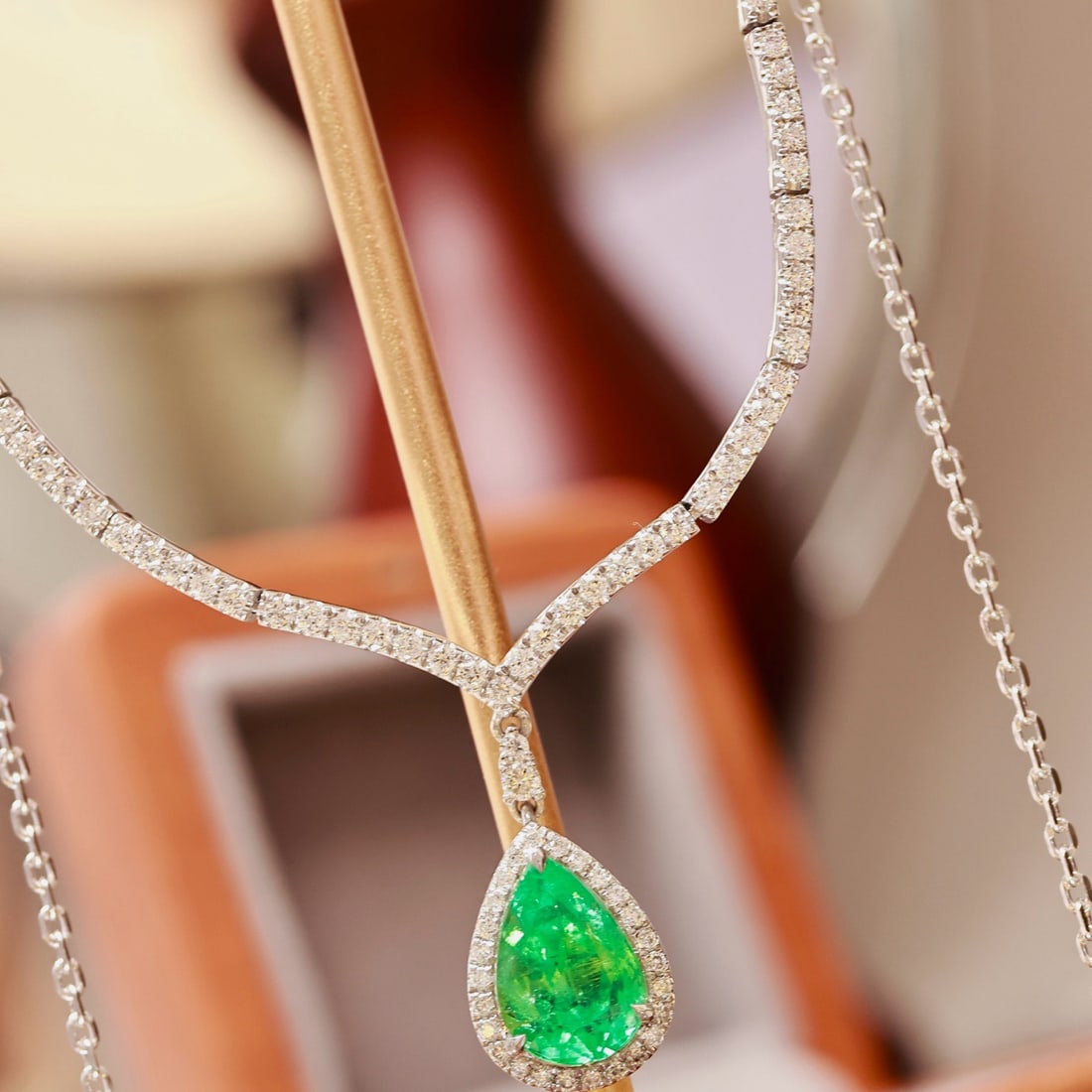 14k Gold 2.60 Ctw Natural Emerald & Diamond Necklace - 2