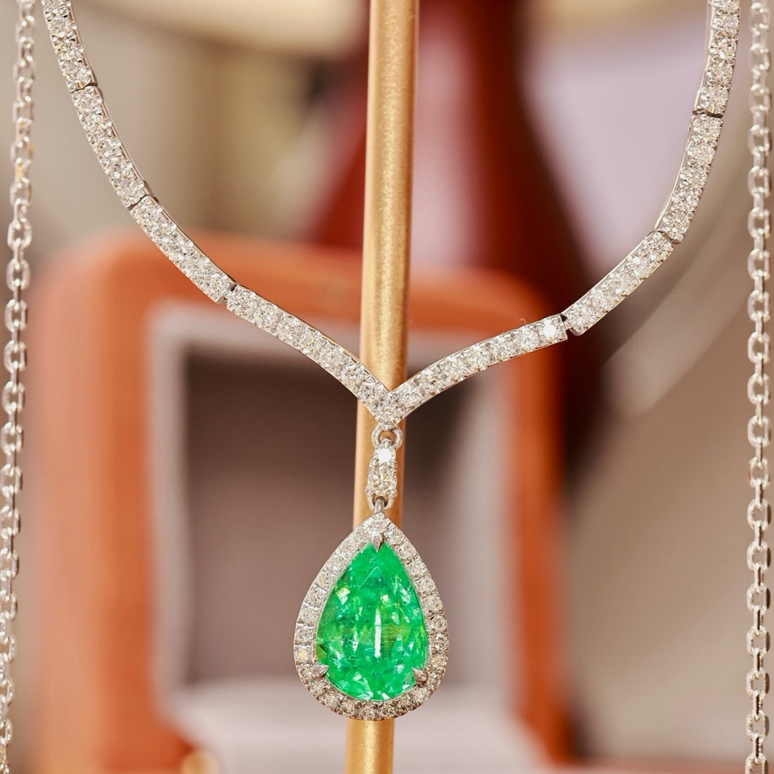 14k Gold 2.60 Ctw Natural Emerald & Diamond Necklace - 5
