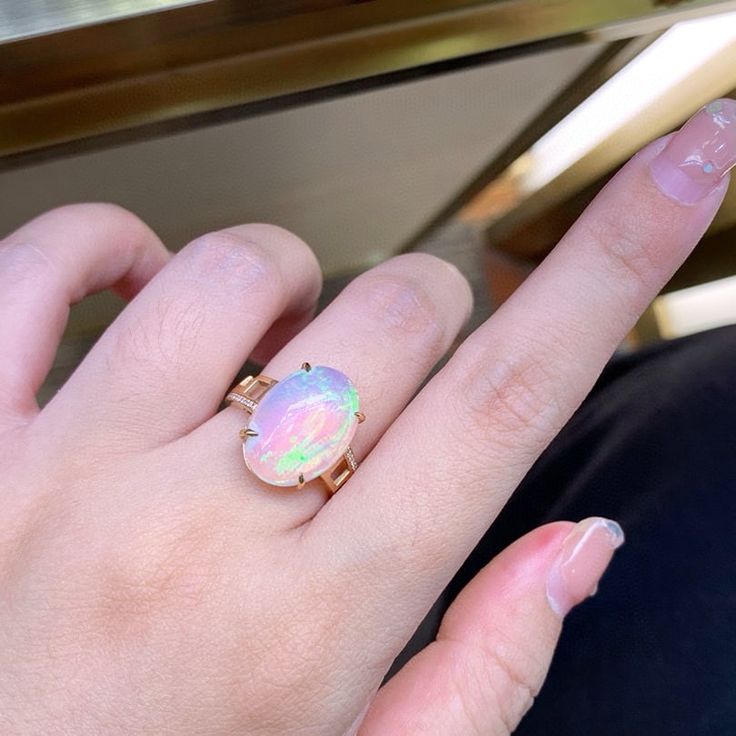 14k Gold 7.1 Ct Natural Opal & Diamond Ring - 7