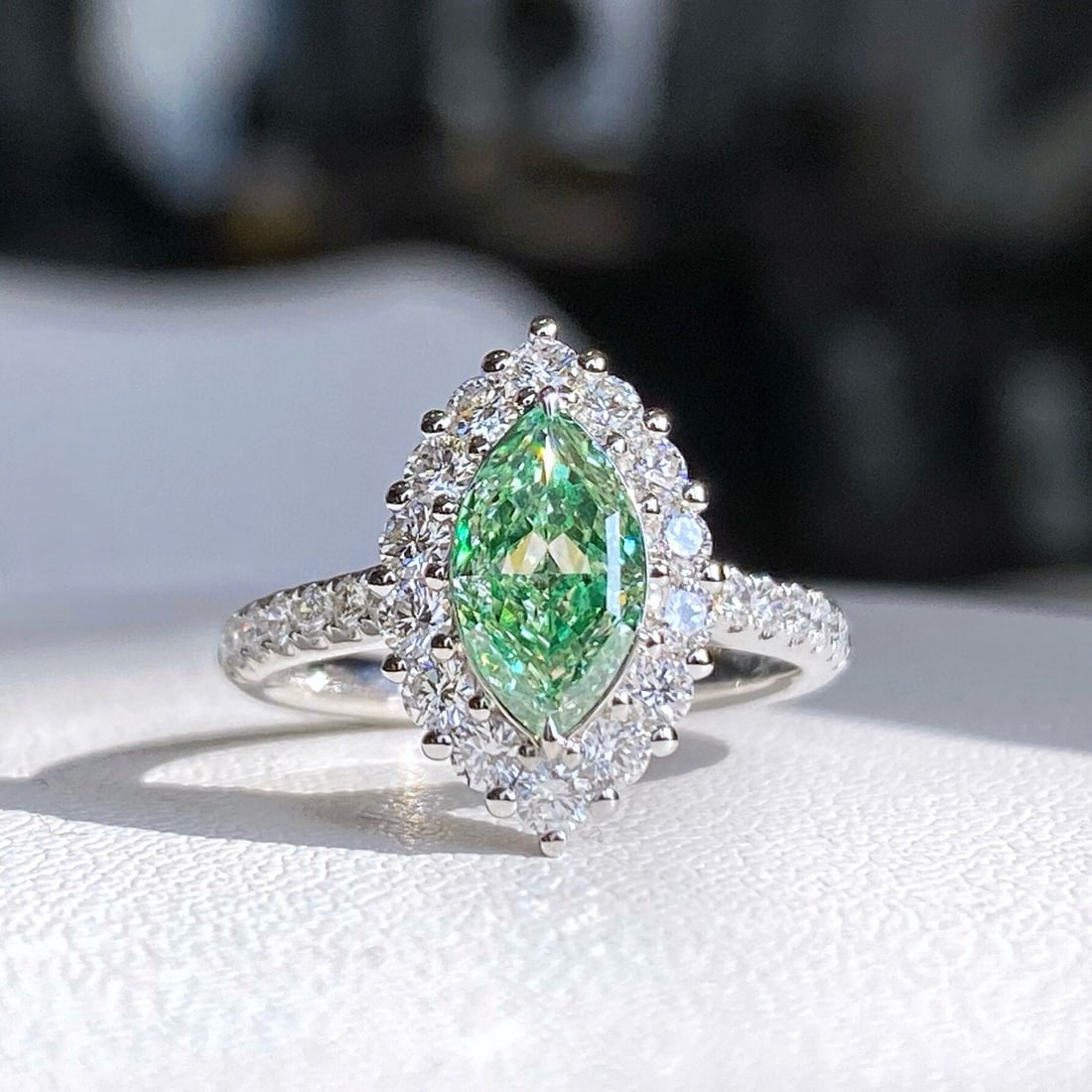14k Gold 1.85 Ctw Natural Green Diamond & Diamond Ring (1 of 8)