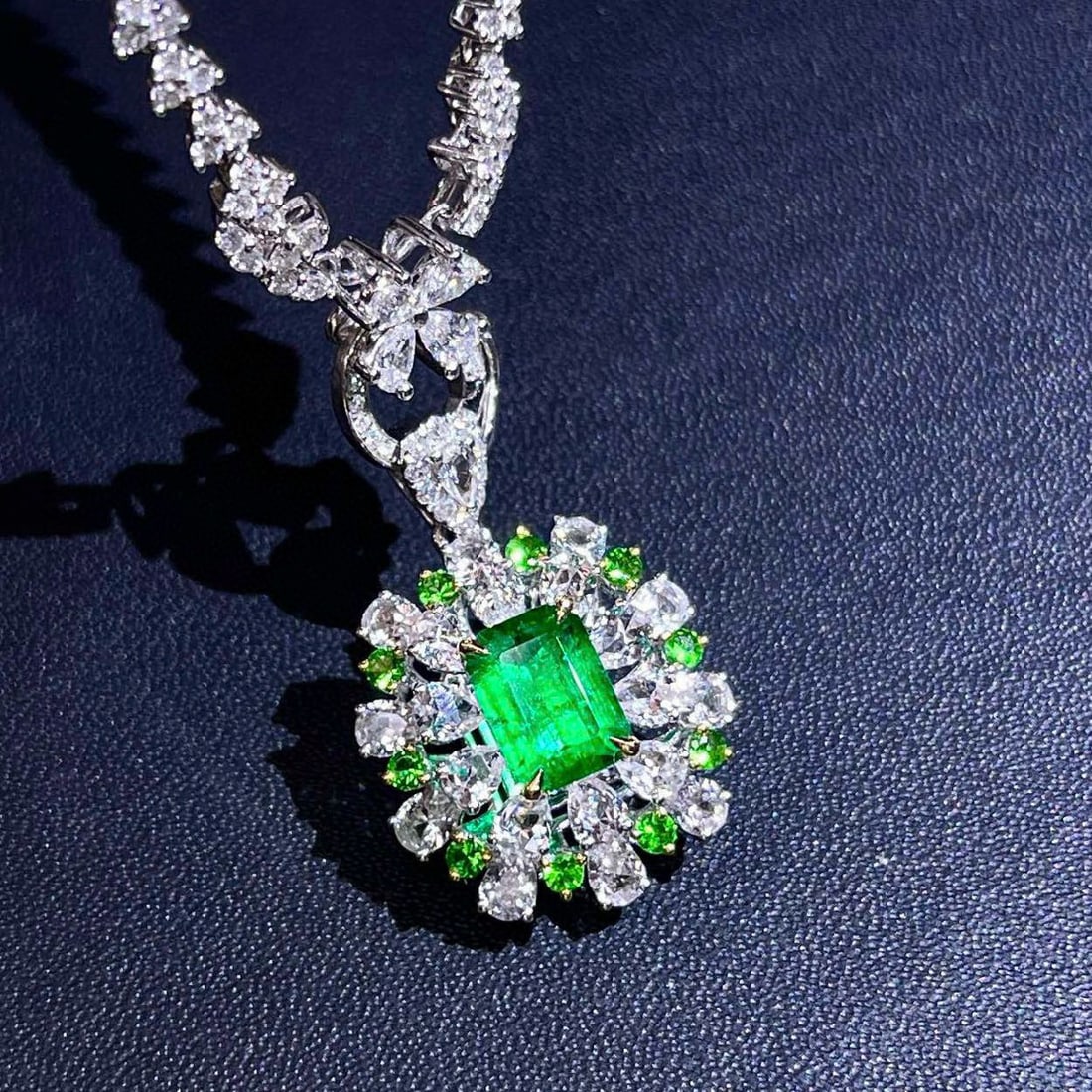 14k Gold 1.28 Ctw Natural Emerald & Diamond Pendant( Without Chain ) - 4