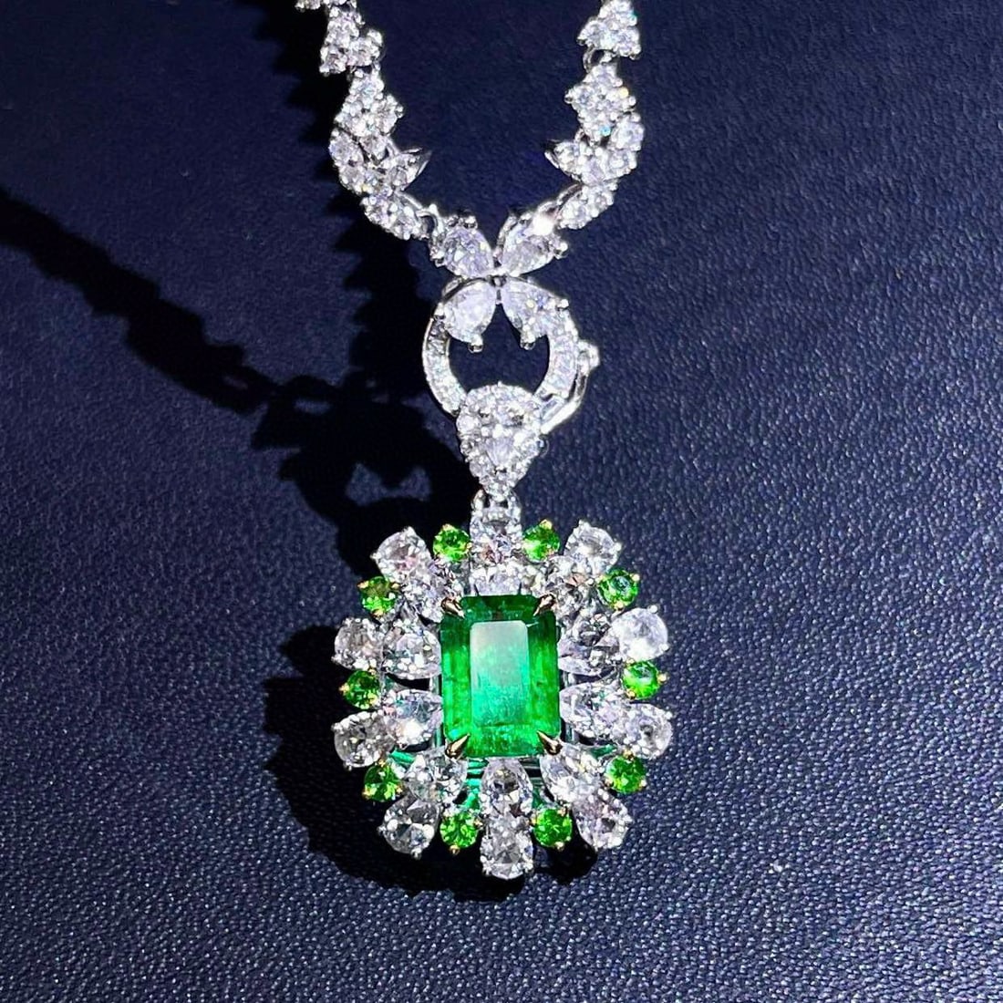 14k Gold 1.28 Ctw Natural Emerald & Diamond Pendant( Without Chain ) - 5