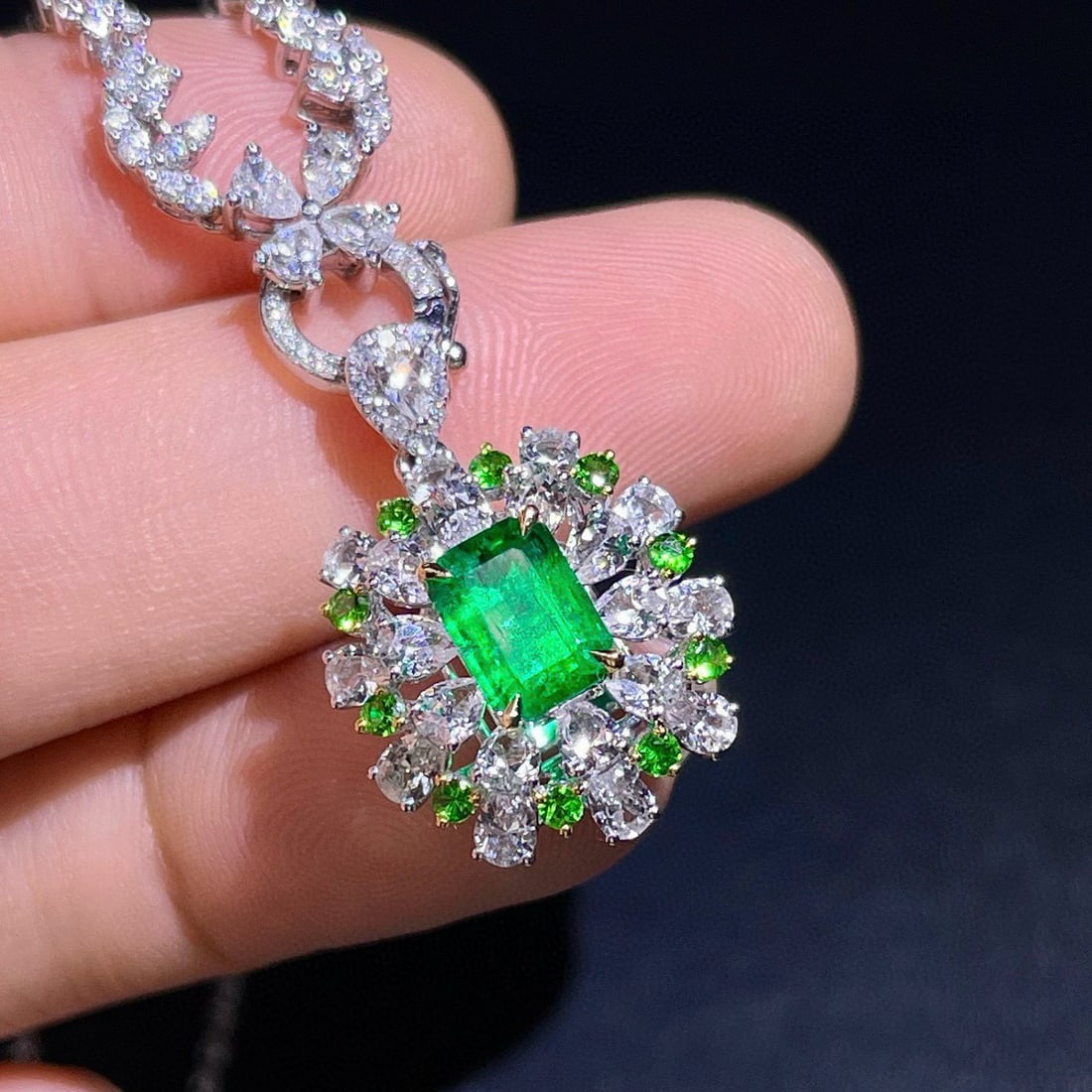 14k Gold 1.28 Ctw Natural Emerald & Diamond Pendant( Without Chain ) - 6