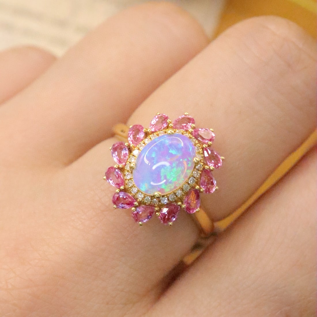 14k Gold 0.80 Ctw Natural Opal & Diamond Ring - 7