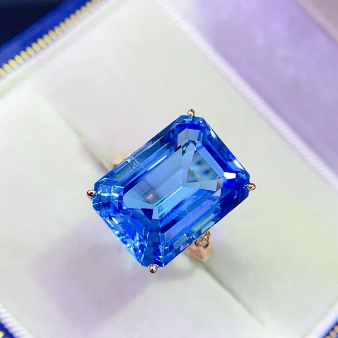 14k Gold 15.42 Ctw Natural Topaz & Diamond Ring - 2