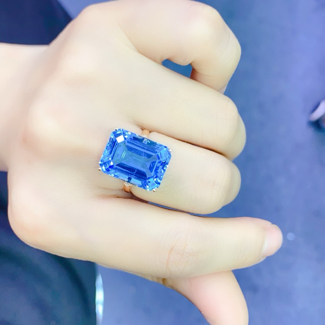 14k Gold 15.42 Ctw Natural Topaz & Diamond Ring - 4