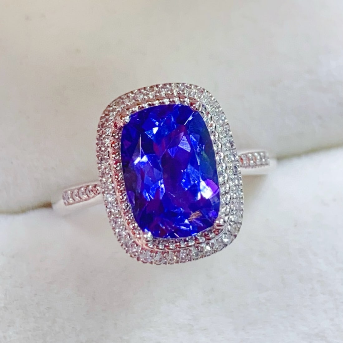 14k Gold 2.67 Ctw Natural Tanzanite & Diamond Ring - 4