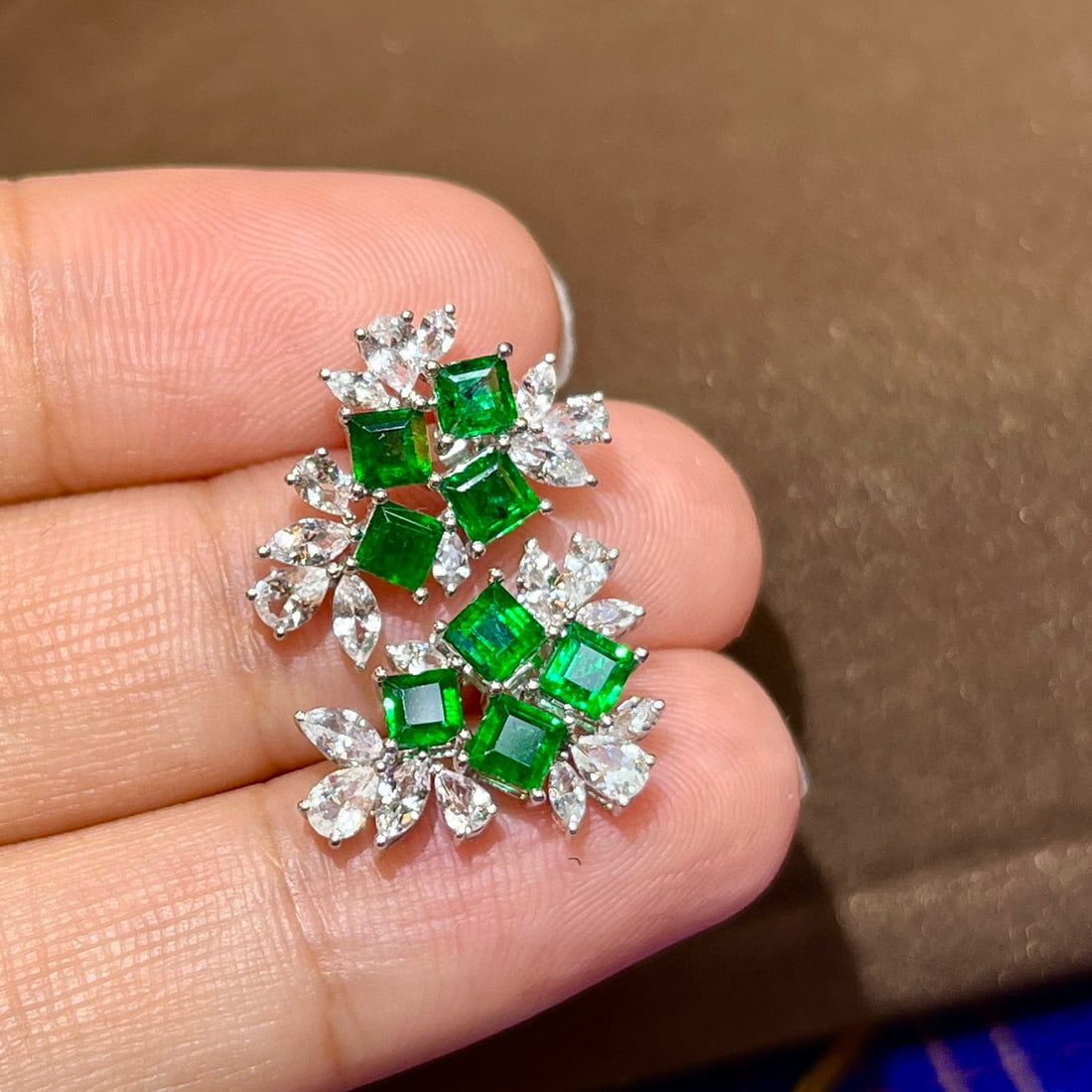 14k Gold 3.19 Ctw Vivid Green Natural Emerald & Sapphire Earrings - 5