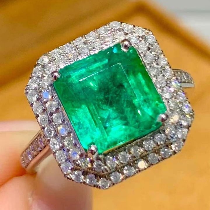 14k Gold 2.8 Ct Natural Emerald & Diamond Ring: Ref:231143130 // gold content:14k gold // ring size:7. 25us // // main gemstone:emerald // shape:octagonal // carat weight:2. 8ct // color:green // treatment:natural // // adjacent gemstone 2 :