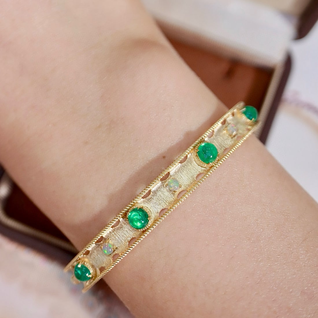 14k Gold 3.01 Ct Natural Emerald & Opal Bangle - 5