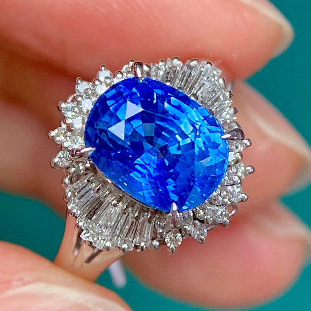 14k Gold 4.00 Ctw Natural Sapphire & Diamond Ring: Ref:231143135 // gold content:14k gold // ring size:7. 25us // // main gemstone:sapphire // shape:oval // carat weight:3. 56ct // color:blue // treatment:natural // // adjacent gemstone 2 :