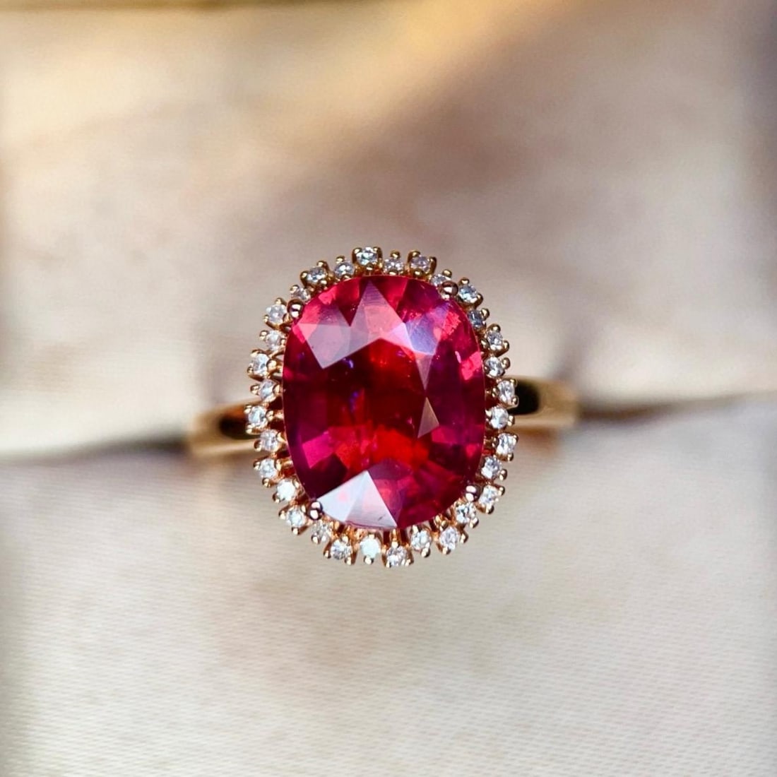 14k Gold 4.61 Ctw Natural Tourmaline & Diamond Ring: Ref:231143165 // gold content:14k gold // ring size:7. 25us // // main gemstone:tourmaline // shape:oval // carat weight:4. 45ct // color:red // treatment:natural // // adjacent gemstone 2 : diamond /