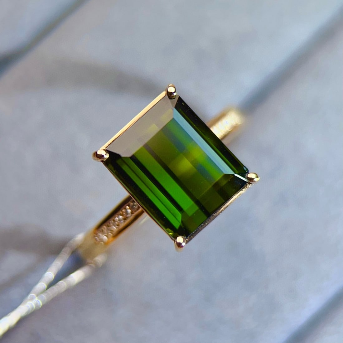14k Gold 3.39 Ctw Natural Tourmaline & Diamond Ring: Ref:231143168 // gold content:14k gold // ring size:7. 25us // // main gemstone:tourmaline // shape:octagonal // carat weight:3. 35ct // color:green // treatment:natural // // adjacent gemstone 2