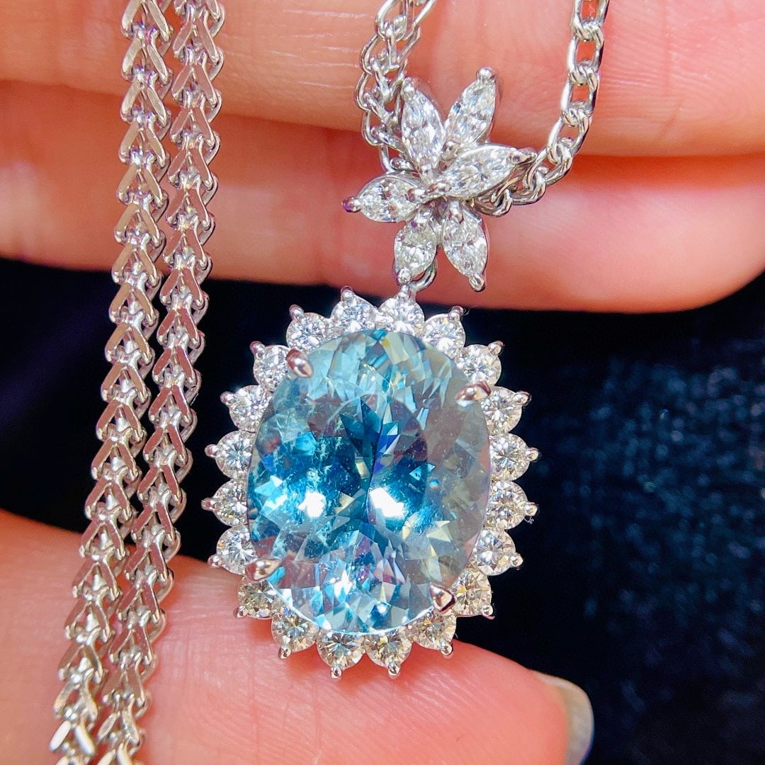 14k Gold 7.26 Ctw Natural Aquamarine & Diamond Necklace - 4