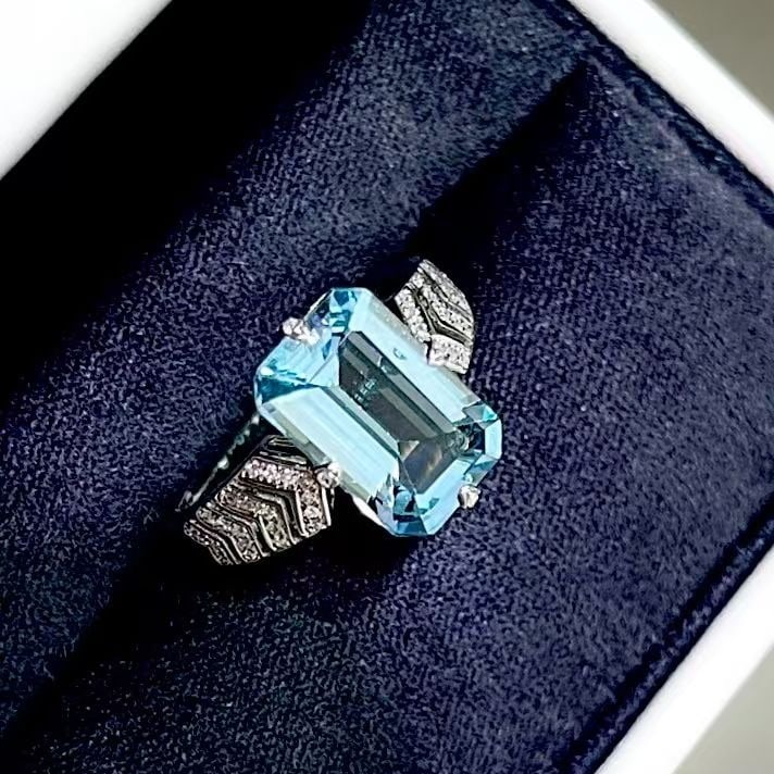 14k Gold 4.1 Ct Natural Aquamarine & Diamond Ring - 3